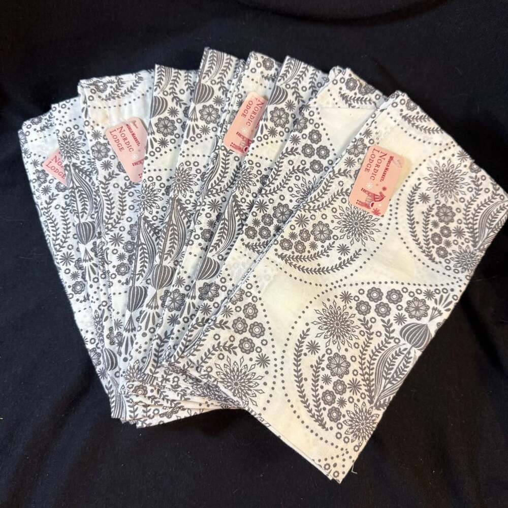 9 World Market Nordic Lodge Napkin Set Size 20in x 20in Gray White Floral